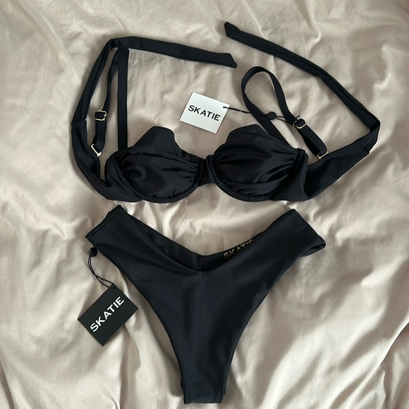 Skatie Bikini Top Medium - Picture 7 of 7